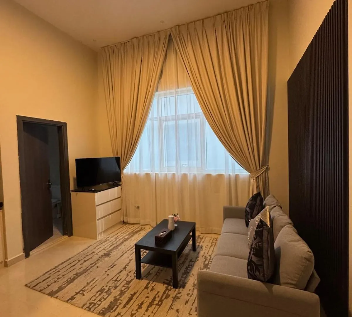 Extraordinary 6 Bedroom Villa In Abu Dhabi - Group Getaway Vereinigte Arabische Emirate